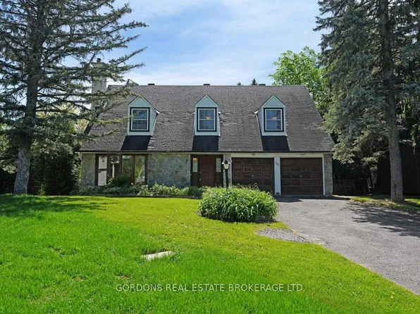 35 Aleutian Rd, Ottawa, ON K2H 7C7