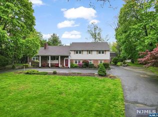 75 S 5th St, Park Ridge, NJ 07656