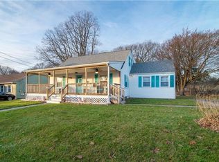 217 Bateman Ave, Cranston, RI 02920