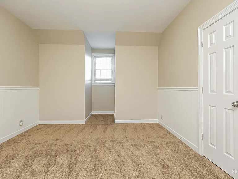 1229 Charlton Dr — Photo 9