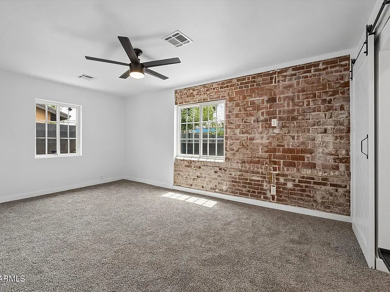 1731 E Verde Ln — Photo 11