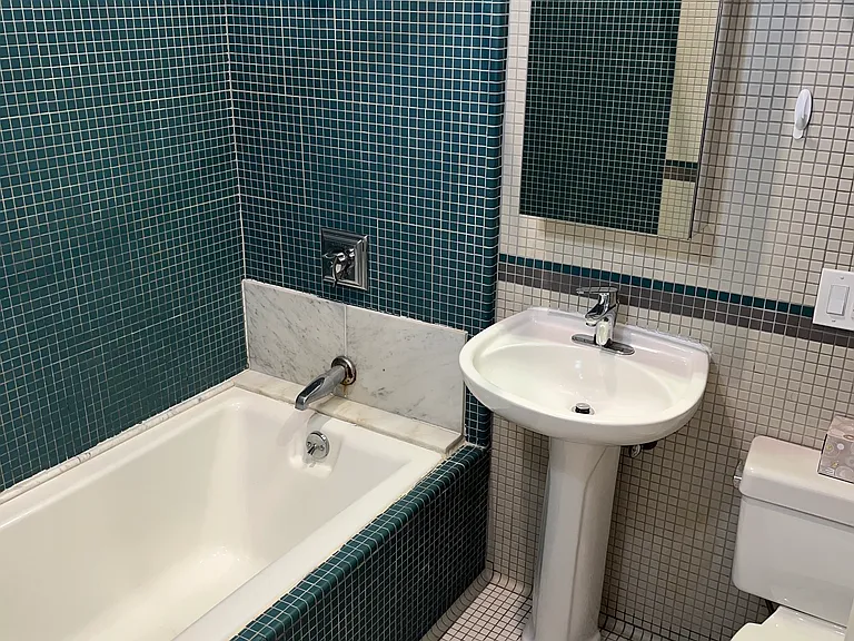 35 Bay State Rd #1R — Photo 19