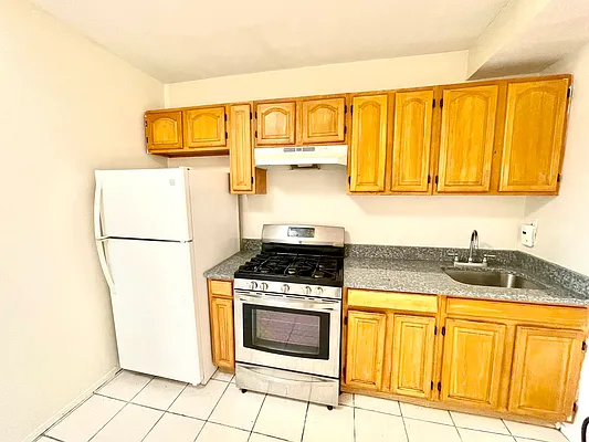 Rented by Pear NYC LLC | media 7