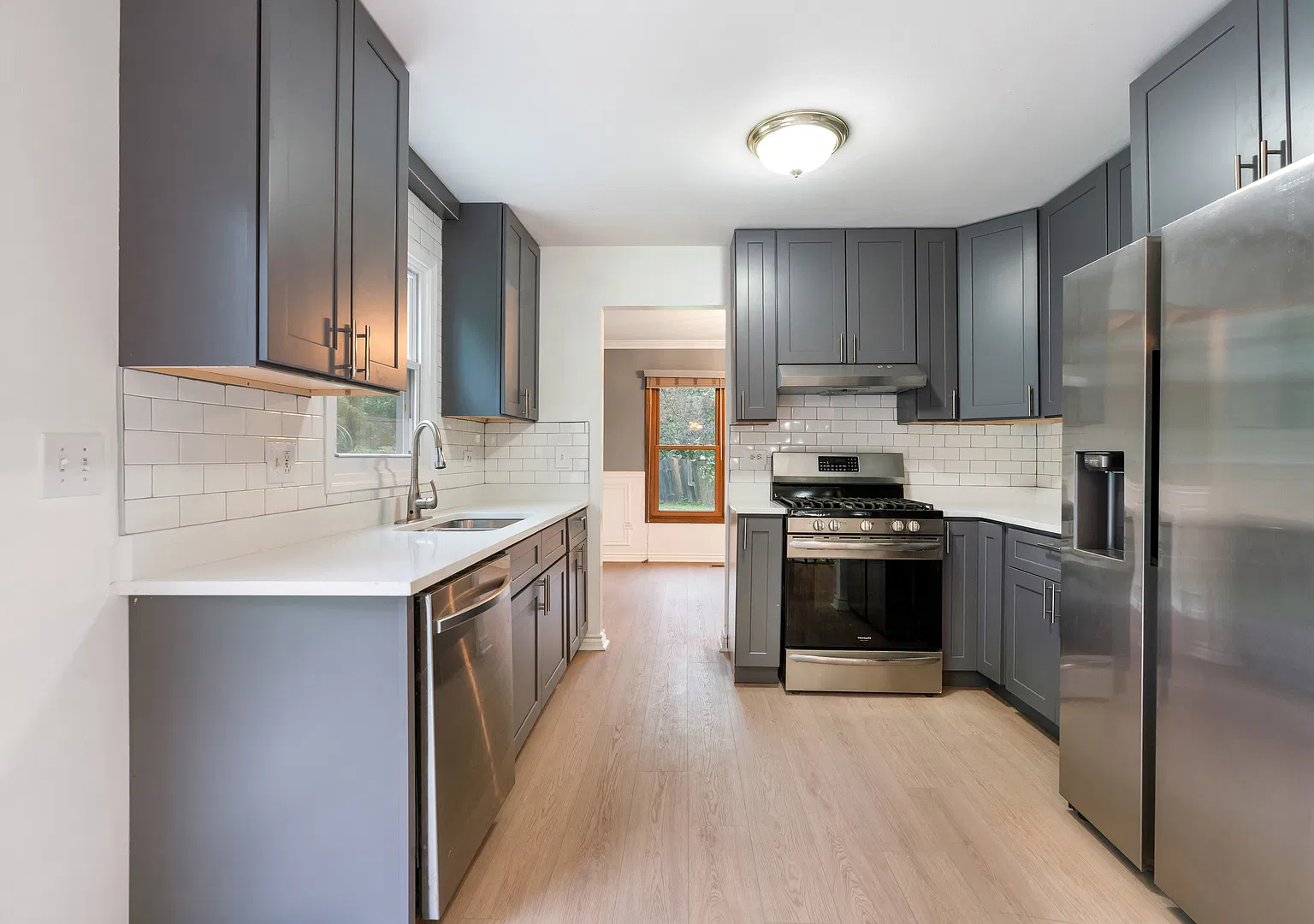 4 bed, 2.5 bath, 2239 sqft, $4,200 — Photo 3