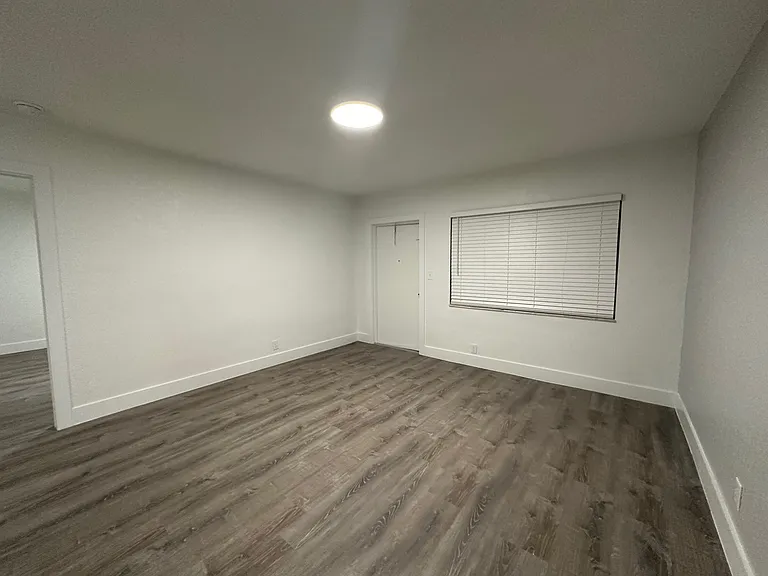 3700 NE 22nd Ave — Photo 11