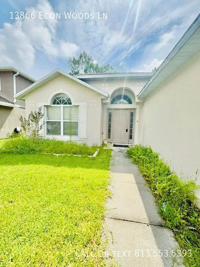 Beautiful 3-Bedroom, 2-Bathroom Home in Desirable East Orlando — Photo 3