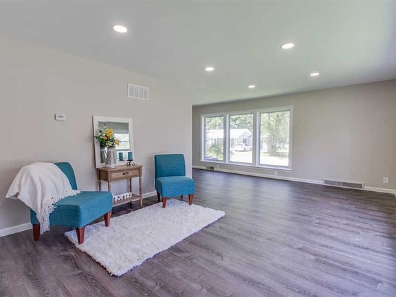 5th image of 1349 W Olive Ave