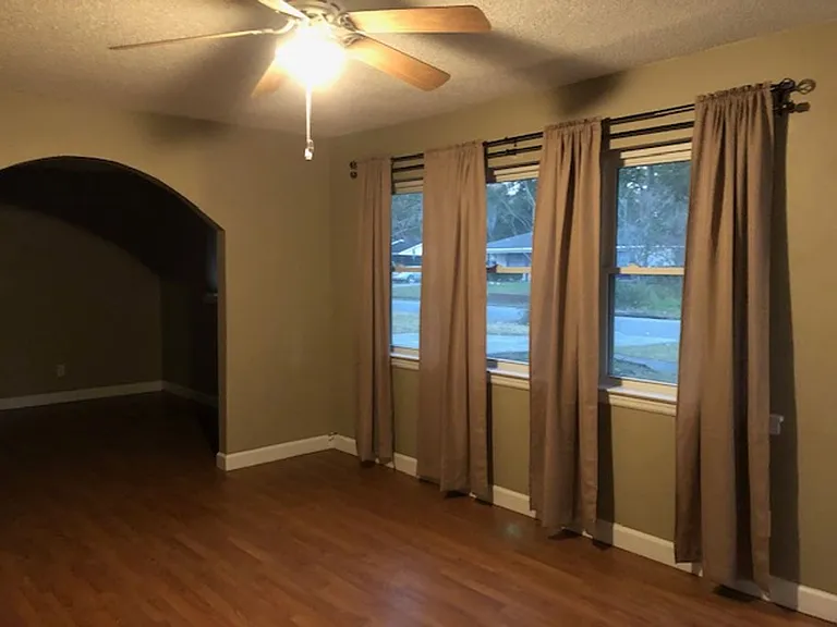406 Montclair Blvd — Photo 22