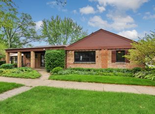 400 N Pine St, Mount Prospect, IL 60056