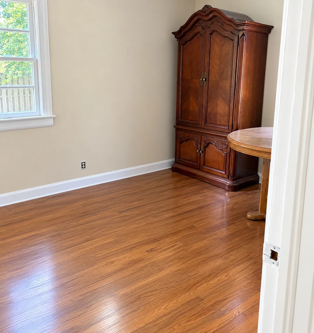 3 bed, 1053 sqft, $2,000 — Photo 4