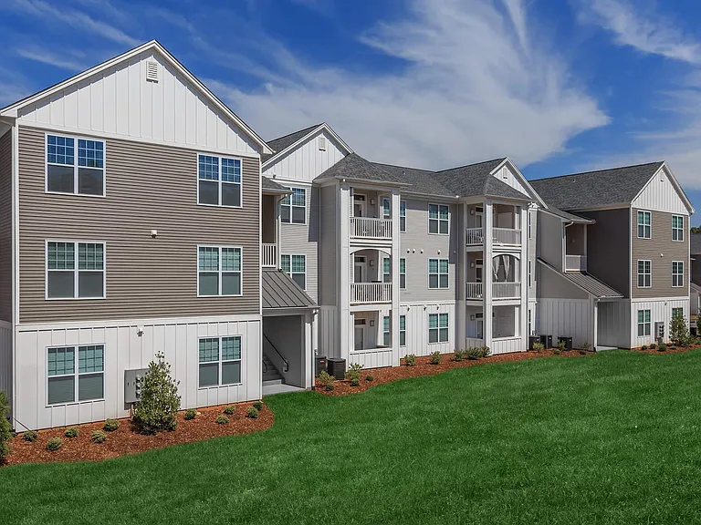 GRACIOUS LIVING AT RIVERSTONE APARTMENTS AT LONG SHOALS