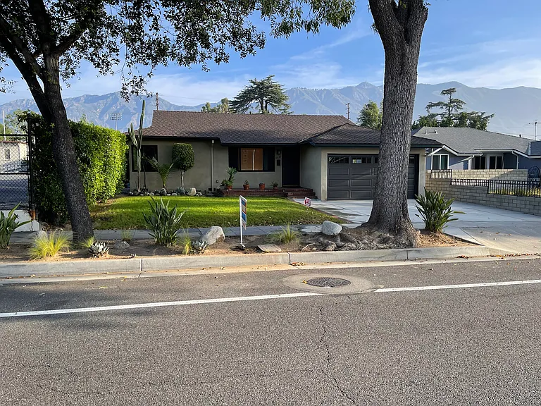 2641 E Orange Grove Blvd — Photo 16