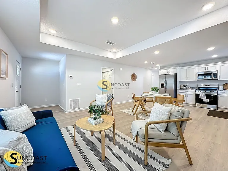 3902 Laurie St — Photo 6
