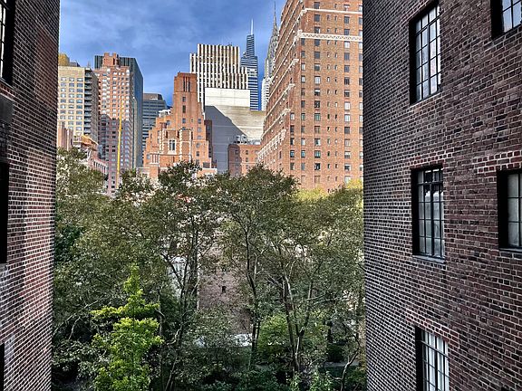 3rd image of 25 Tudor City Pl APT 716