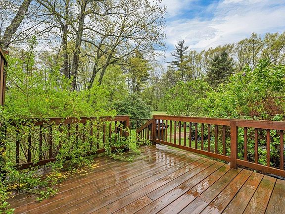 3rd image of 180 Fieldstone Drive #180