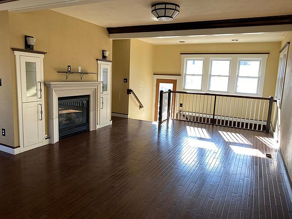 Fireplace in living room /entertainment room
