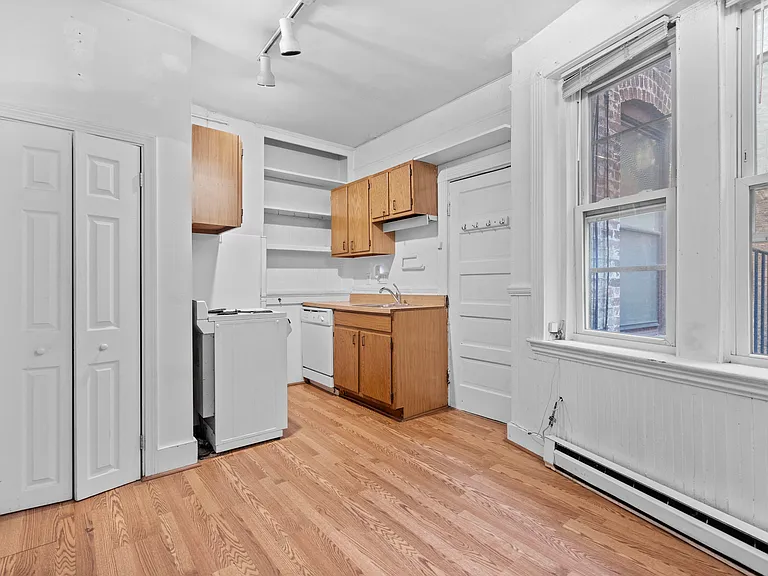 48 Revere St #3 — Photo 1