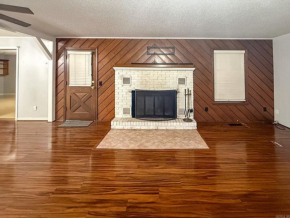 3rd image of 919 N 26th St