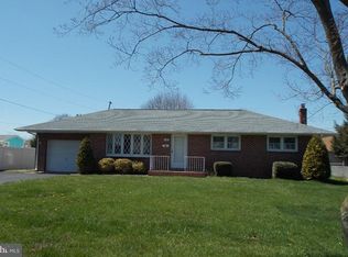 13 Martha Dr, Fallsington, PA 19054