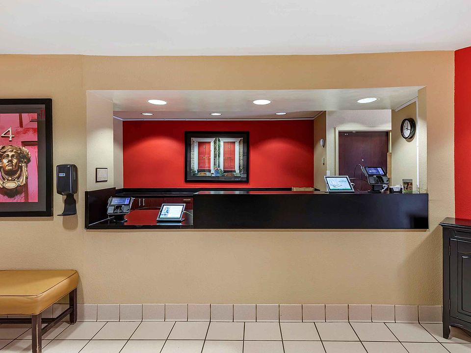 Lobby and Guest Check-in