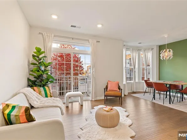 43 Wesmont Dr, Wood Ridge, NJ 07075