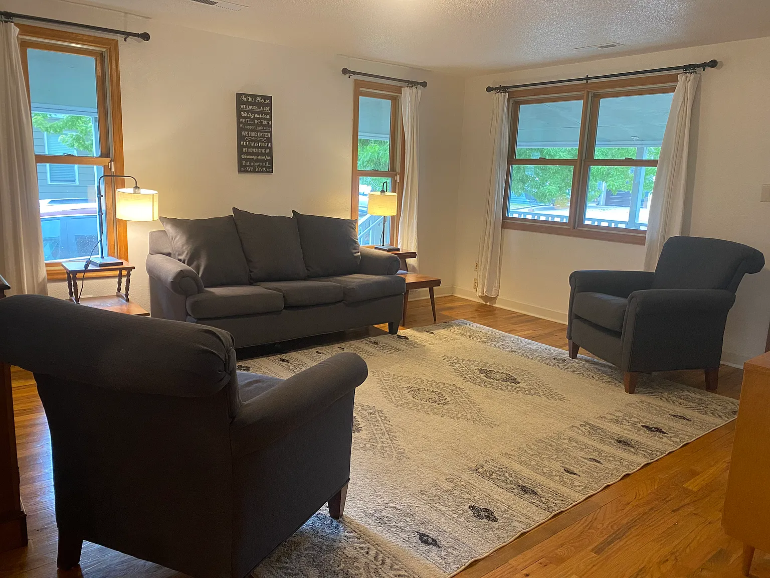 3 bed, 2132 sqft, $2,000 — Photo 3