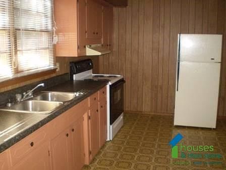 4th image of 24 Lakeview Cir APT 6