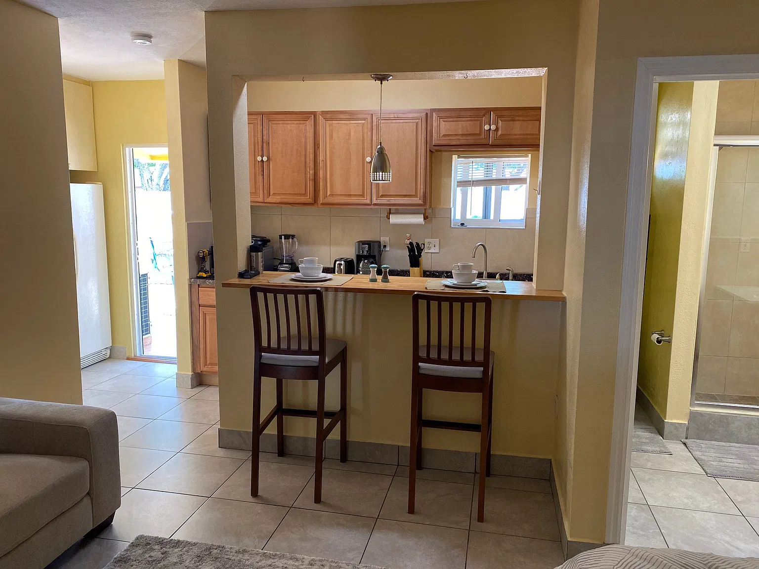 Modern Studio Apartment in Miami |1room - 1 Bath | $1500/mo | Available 10/10/2026 — Photo 3