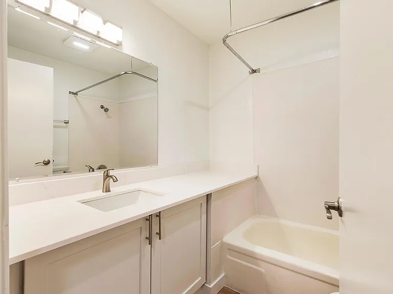 Crestwood Place — Photo 14