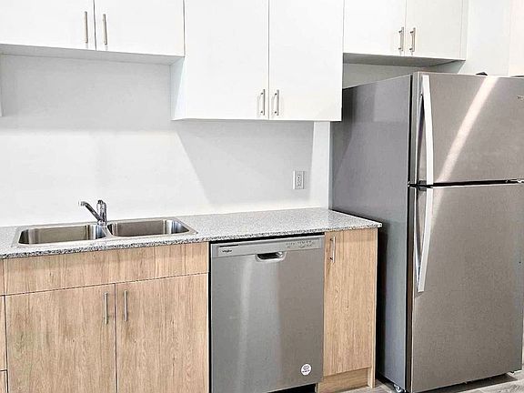 5th image of 181 Elmira Rd S #606