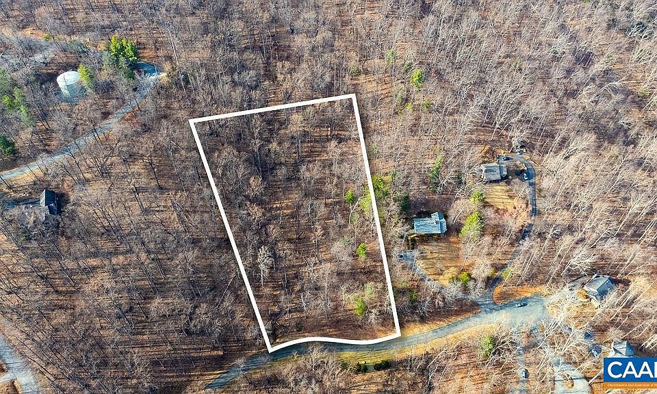 1st image of 28 Stone Chimneys Rd