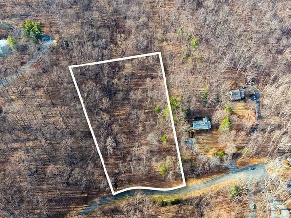 28 Stone Chimneys Rd, Nellysford, VA 22958