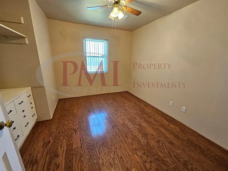 1735 S Locust St — Photo 10