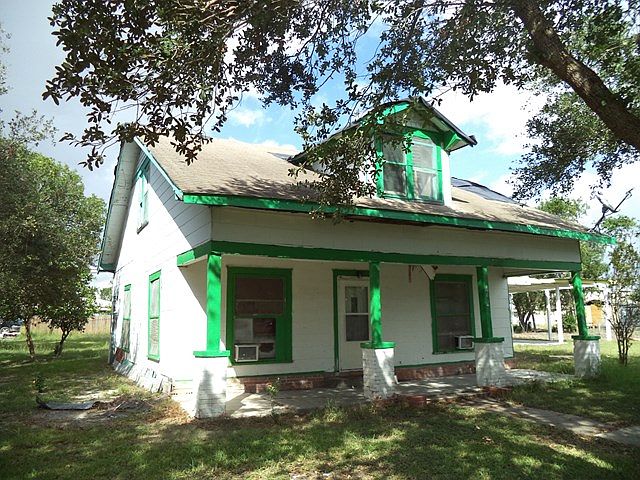 1st image of 412 W Houston Ave