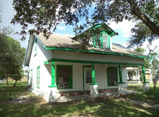 412 W Houston Ave, Seadrift, TX 77983