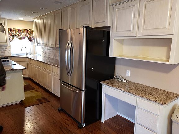 3rd image of 4817 Kerrville Dr