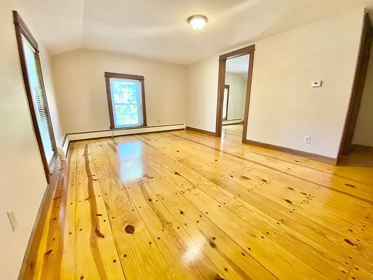 37 Middle Street - 2 — Photo 8