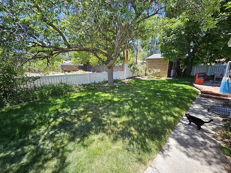 1230 E Manor Cir — Photo 20