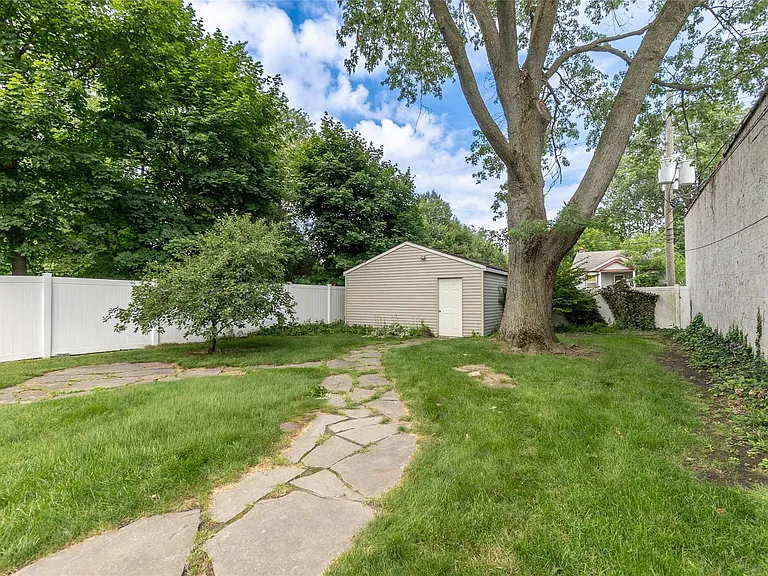 2742 Inman St — Photo 20