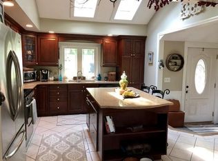 161 Leadmine Rd, Sturbridge, MA 01518