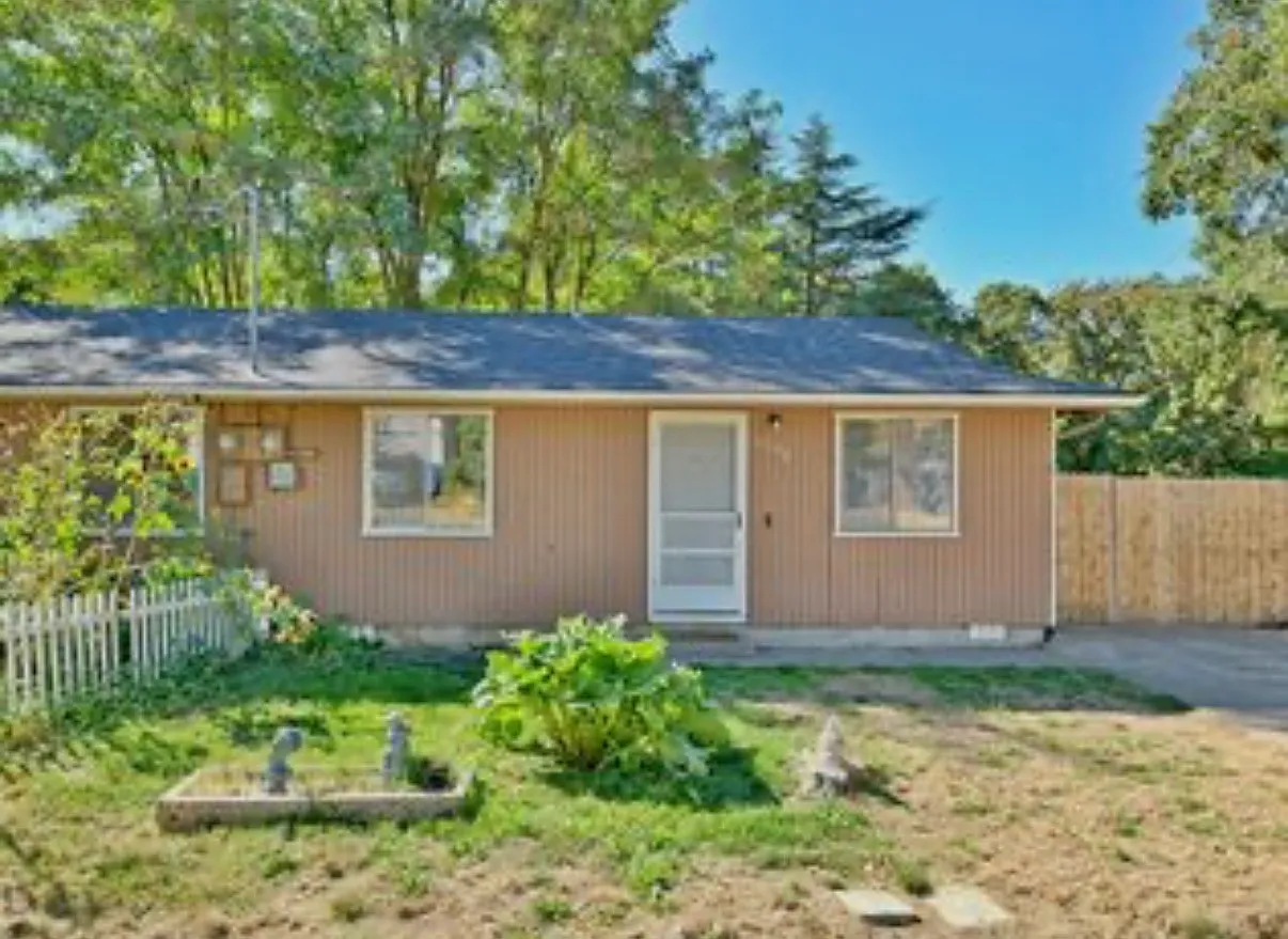 1200 4th Ave #1 photo 1