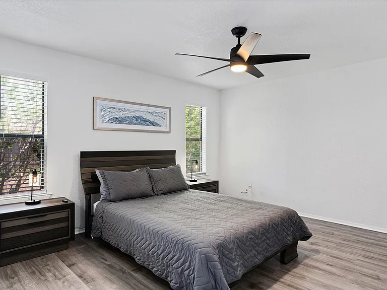 605 Hill Cv — Photo 17