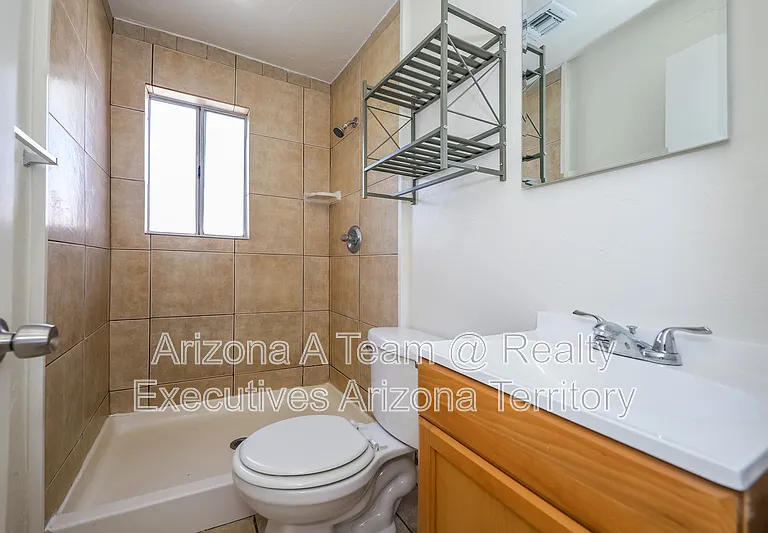 2631 N Fontana Ave #1 — Photo 8