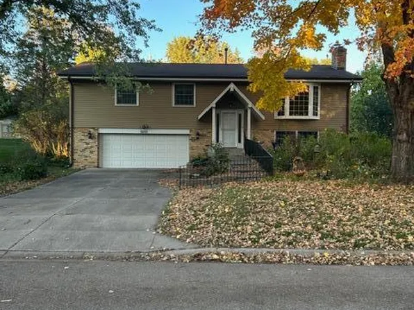 6055 Scenic Rd, Minnetonka, MN 55345