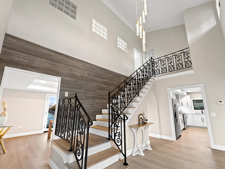 Fairview Dr — Photo 25