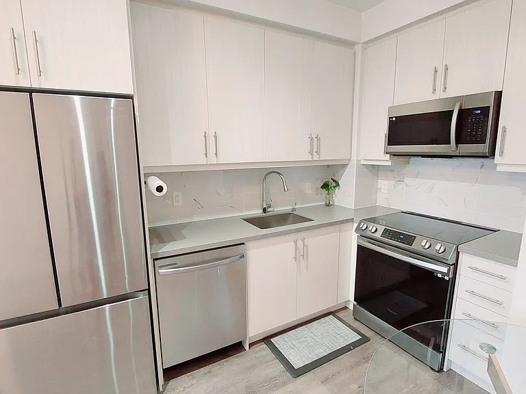 105 Oneida Cres #504 — Photo 4