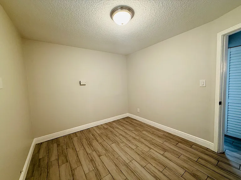 4203 E Yukon St — Photo 29