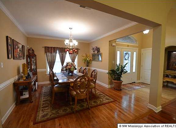 4th image of 5124 Fairholme Dr