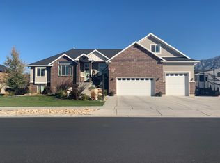 2652 W 2225 N, Farr West, UT 84404