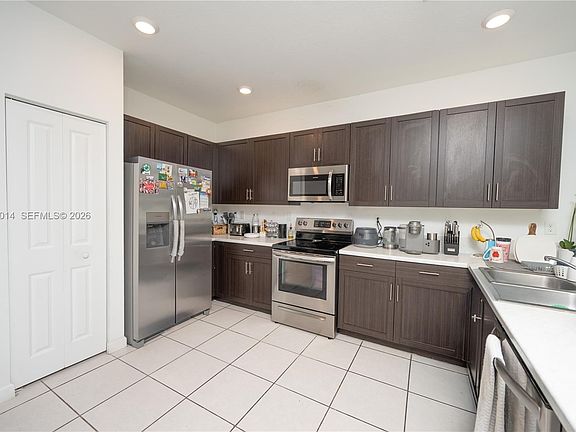 5th image of 1231 SE 27th Ter